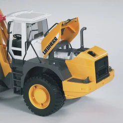 Bruder Liebherr Articulated Road Loader L 574
